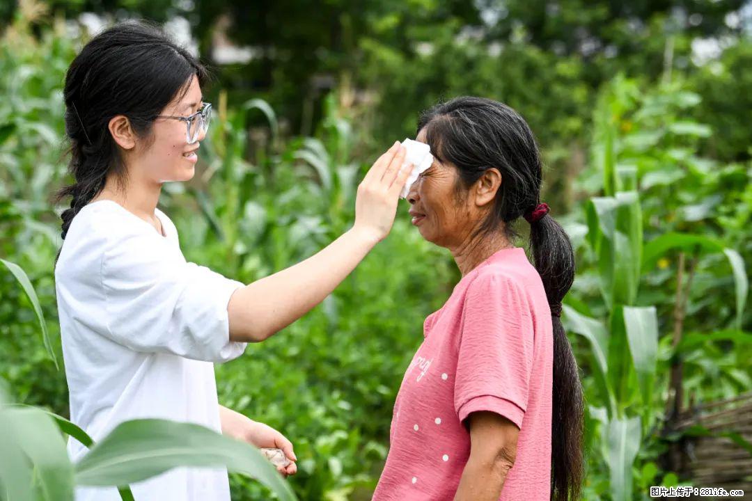 全网追的“扁担女孩”,找了一份暑假工,时薪12元 - 林芝生活资讯 - 林芝28生活网 linzhi.28life.com